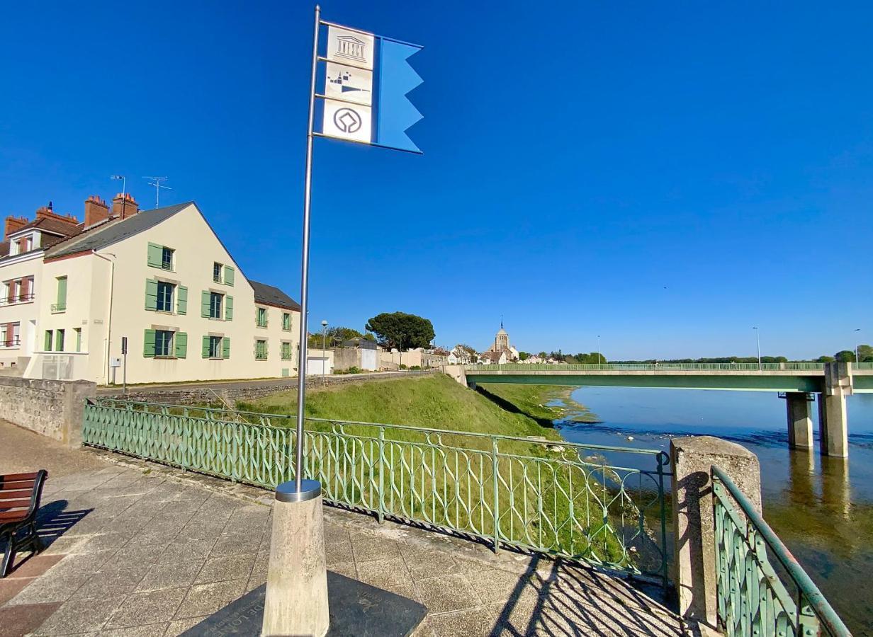 La Vue Loire Maison Saint-Denis-de lʼHôtel Buitenkant foto